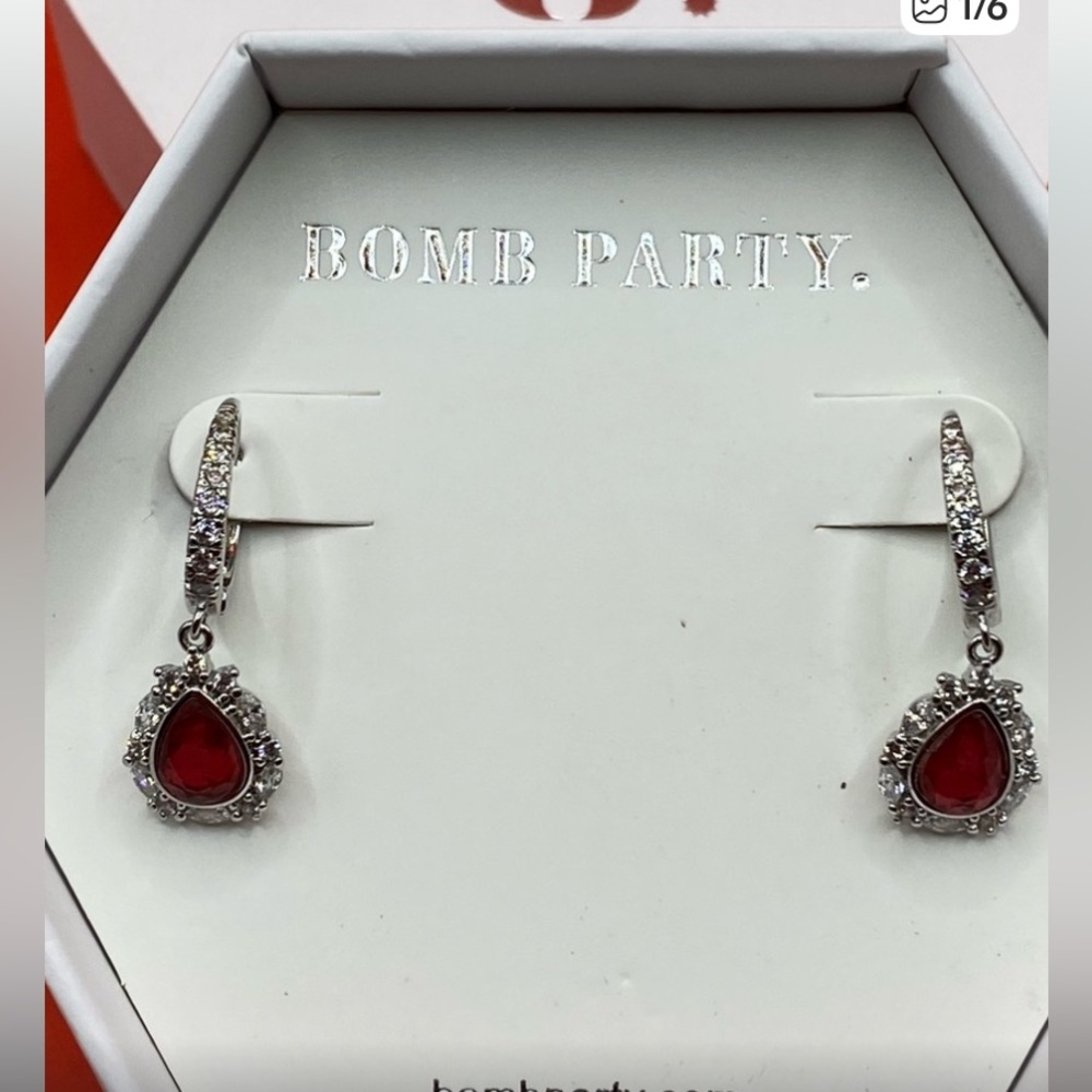 Bomb Party Blooming Wonder Lab Ruby Rhodium Plated Dangle Earrings new in box - Picture 4 of 7